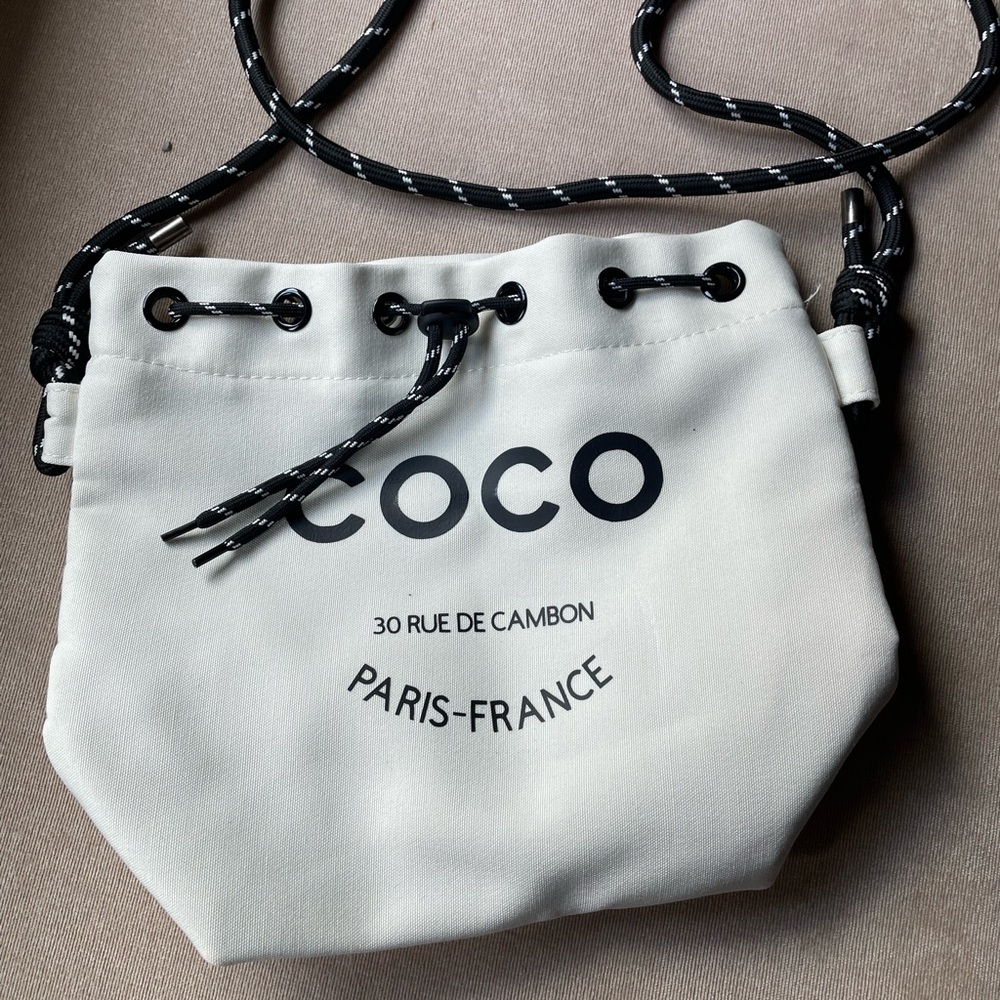 The Mini Bucket Bag - Picture 3 of 9